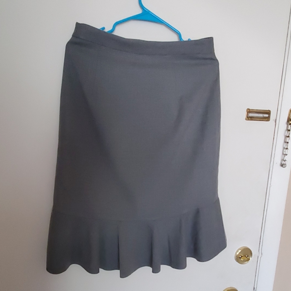 Skirt - Picture 2 of 8